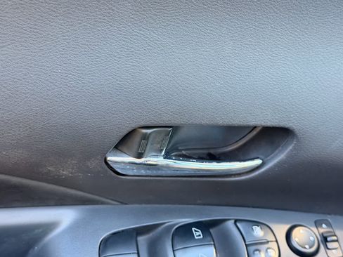 Certified 2018 Nissan Kicks SR w/ Premium Package image 15