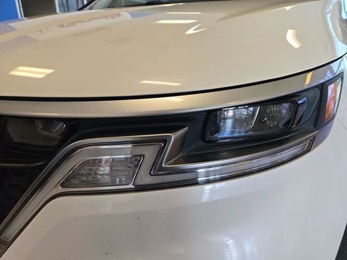 Used 2024 Kia Carnival LX FWD image 25