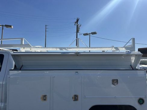 New 2025 Ford F550 4x4 Crew Cab Super Duty image 17