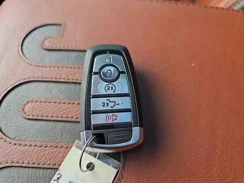 Used 2019 Ford F150 King Ranch w/ Equipment Group 601A Luxury AWD/4WD image 43
