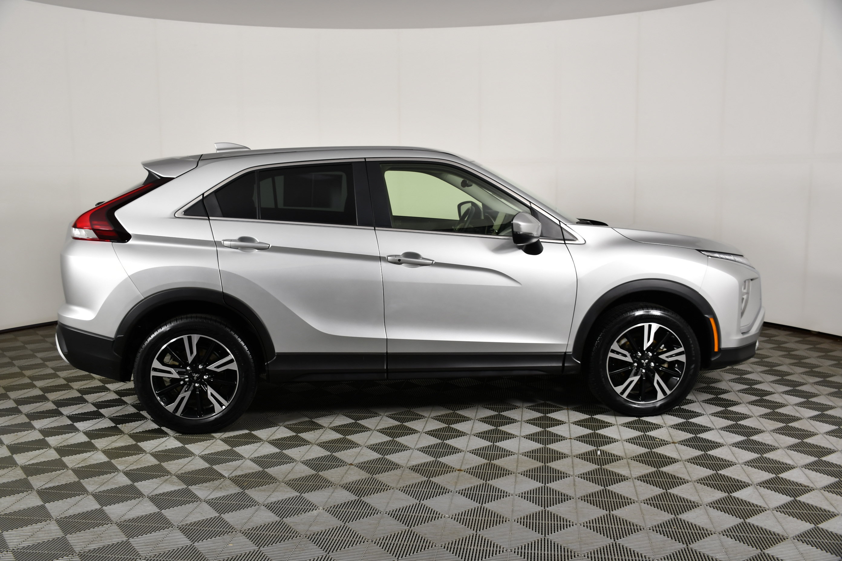 Used 2025 Mitsubishi Eclipse Cross SE AWD/4WD image 5
