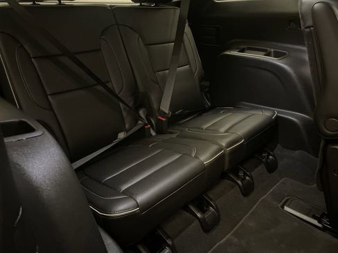 Used 2023 GMC Acadia Denali w/ Denali Technology Package AWD/4WD image 33