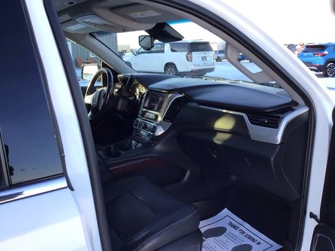 Used 2020 GMC Yukon XL SLT image 17