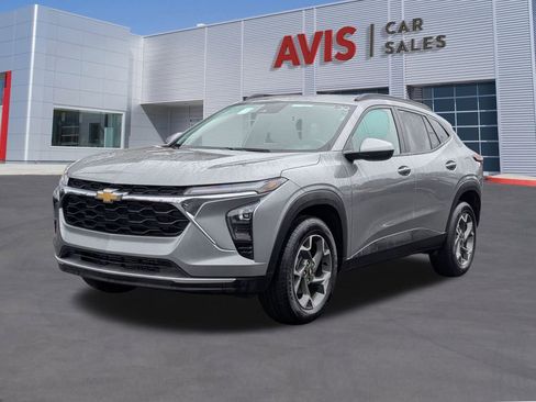 Used 2025 Chevrolet Trax LT w/ LT Convenience Package image 1