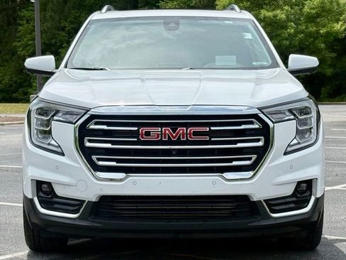 Used 2023 GMC Terrain SLT w/ Tech Package FWD image 12