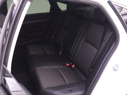 Used 2022 Honda Accord Sport image 9