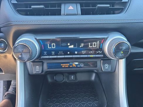 Used 2022 Toyota RAV4 XLE w/ Convenience Package image 24