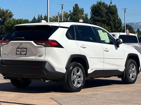 Used 2025 Toyota RAV4 XLE AWD/4WD image 4