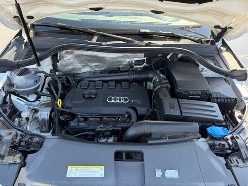 Used 2017 Audi Q3 2.0T Premium Plus w/ Premium Plus Package AWD/4WD image 11