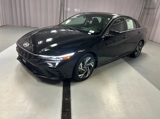 Used 2024 Hyundai Elantra SEL w/ Convenience Package FWD video 3