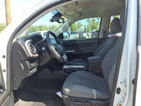 Certified 2023 Toyota Tacoma SR5 AWD/4WD image 16