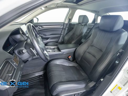 Used 2018 Honda Accord Touring image 24