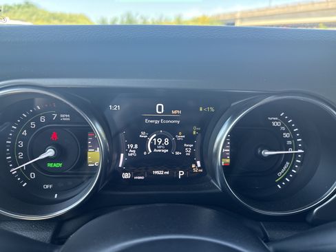 Used 2023 Jeep Wrangler Unlimited w/ Sun & Screen Package AWD/4WD image 21