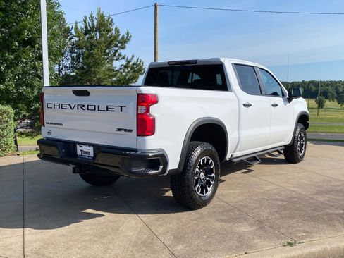 Used 2024 Chevrolet Silverado 1500 ZR2 w/ Technology Package AWD/4WD image 6