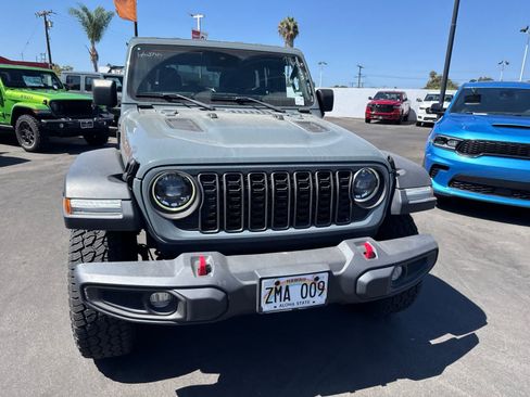 Used 2024 Jeep Wrangler Unlimited Rubicon AWD/4WD image 6