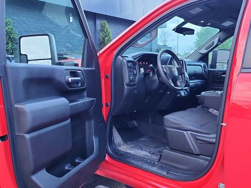 Used 2020 Chevrolet Silverado 2500 Custom w/ Custom Convenience Package image 10