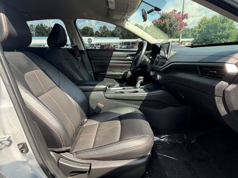 Used 2019 Nissan Altima 2.5 SR FWD image 18