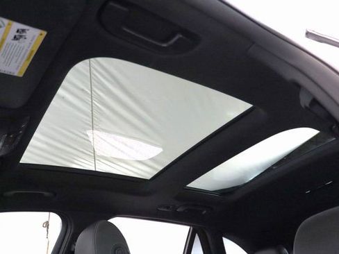 Used 2019 Mercedes-Benz GLC 300 4MATIC image 6