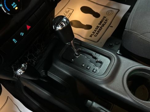 Used 2015 Jeep Wrangler Unlimited Sport w/ Quick Order Package 24S AWD/4WD image 17
