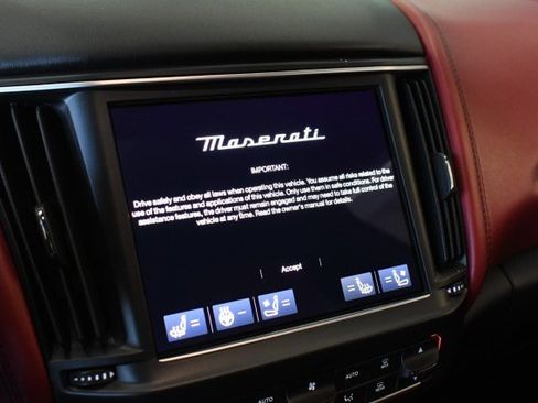Used 2023 Maserati Levante GT AWD/4WD image 39