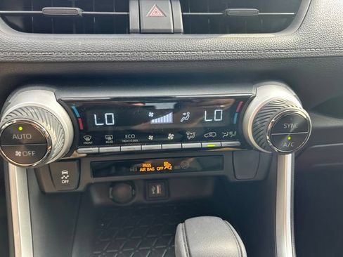 Used 2025 Toyota RAV4 LE AWD/4WD image 17