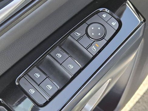 Certified 2025 Nissan Pathfinder SL AWD/4WD image 29