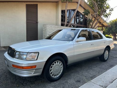 Used 1990 Lexus LS 400 RWD image 4