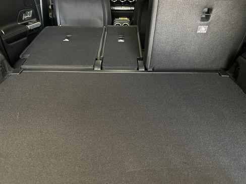 New 2025 Mercedes-Benz GLB 250 4MATIC image 14