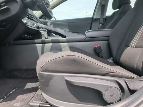 Used 2023 Hyundai Elantra SEL w/ Convenience Package FWD image 12