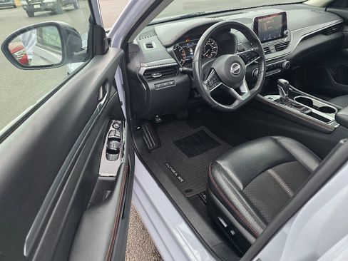 Used 2024 Nissan Altima 2.5 SR image 9