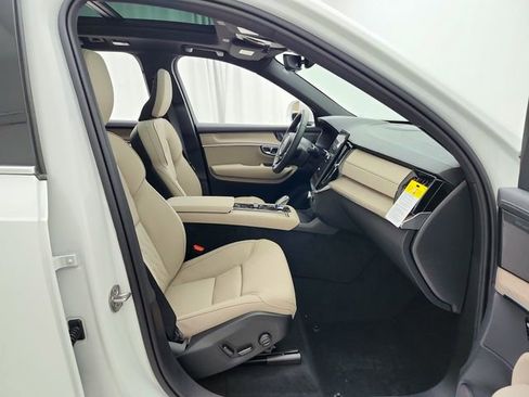 New 2026 Volvo XC90 B5 Plus w/ Protection Package image 18