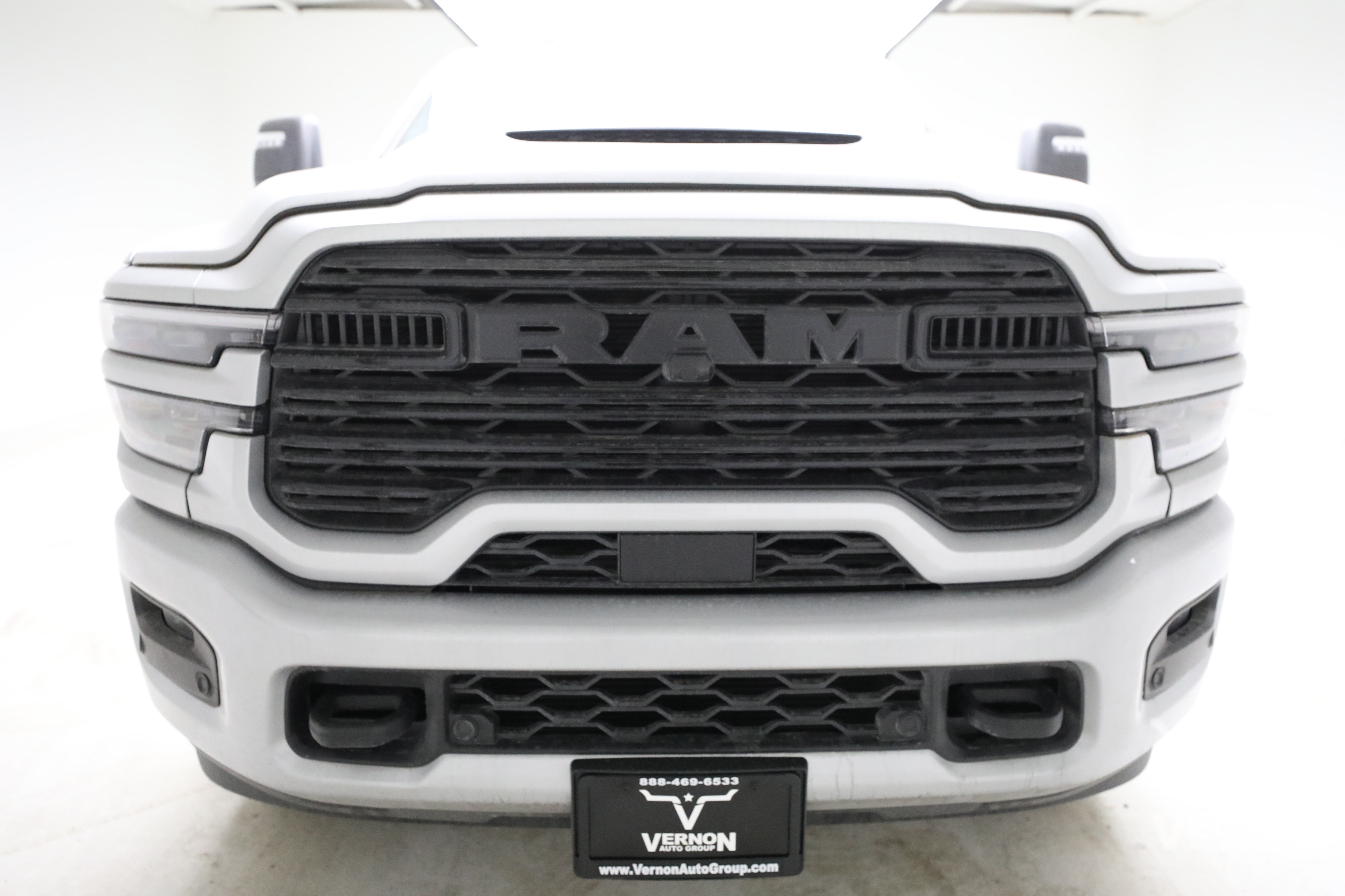 New 2026 RAM 3500 Laramie AWD/4WD image 8