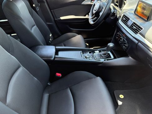 Used 2017 MAZDA MAZDA3 Sport FWD image 19