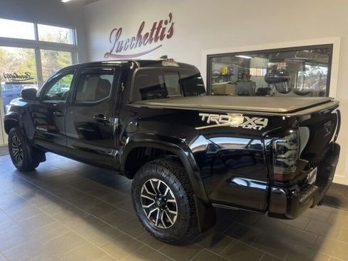 Used 2023 Toyota Tacoma TRD Sport w/ Technology Package image 8