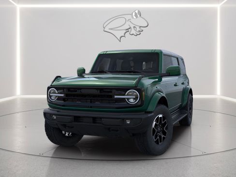 New 2025 Ford Bronco Outer Banks image 2