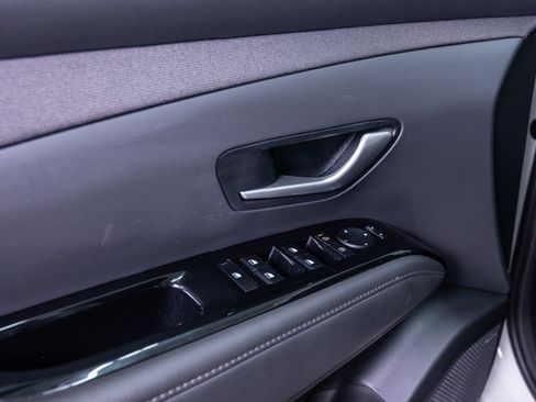 Used 2025 Hyundai Tucson Limited AWD/4WD image 18
