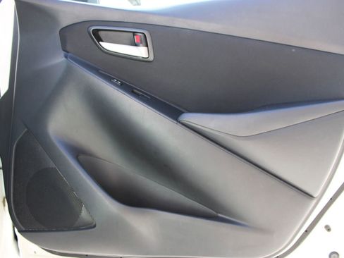 Used 2019 Toyota Yaris LE FWD image 8