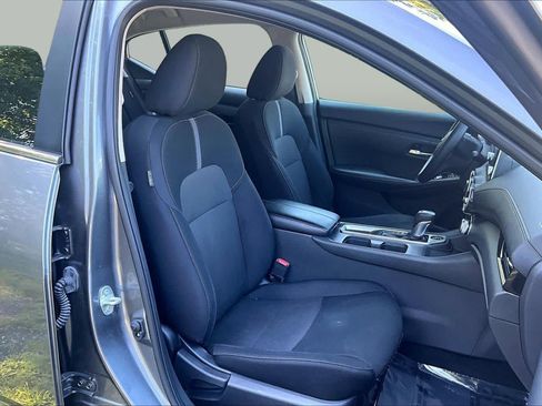 Used 2024 Nissan Sentra SV FWD image 9