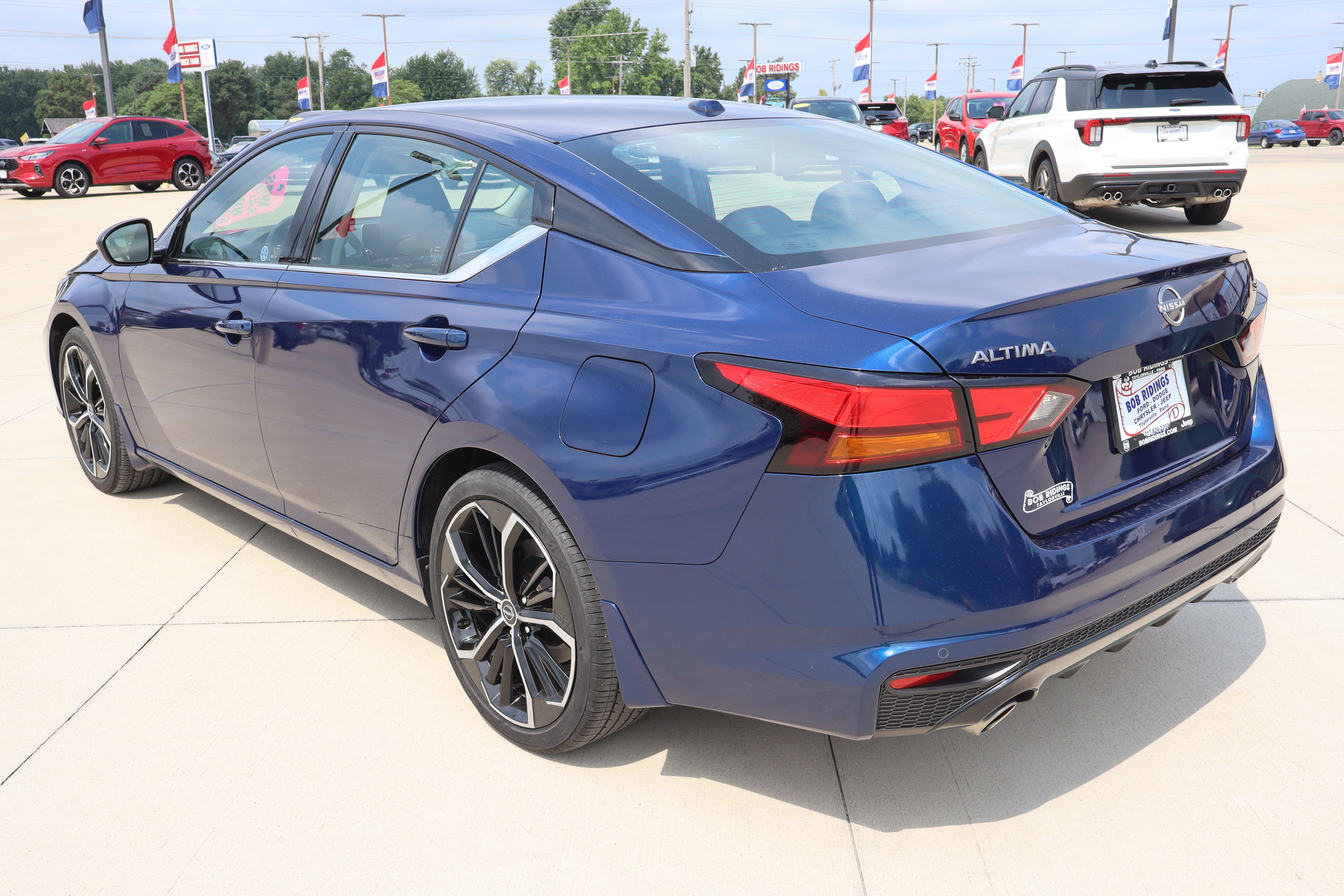 Used 2024 Nissan Altima 2.5 SR FWD image 7