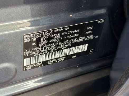 Used 2023 Toyota Venza LE AWD/4WD image 39