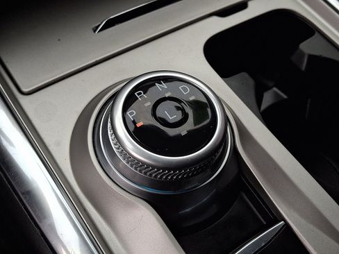 Used 2022 Ford Explorer XLT w/ Equipment Group 202A image 15