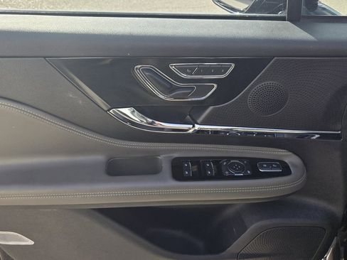 Certified 2023 Lincoln Corsair AWD image 22