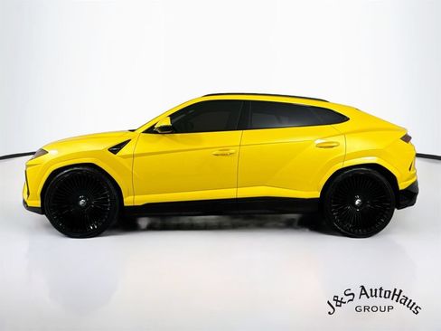 Used 2021 Lamborghini Urus AWD/4WD image 4