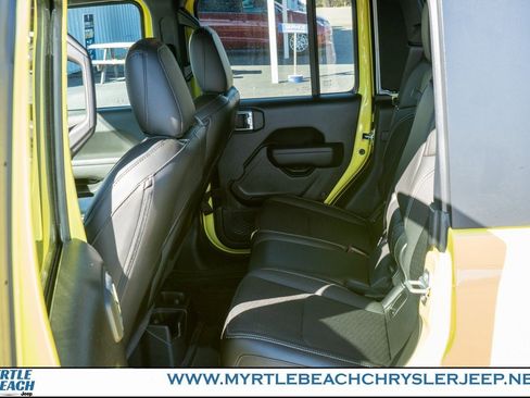 Used 2023 Jeep Gladiator Sport S image 13