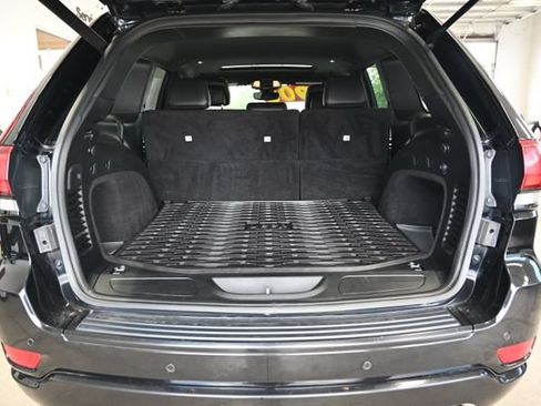 Used 2018 Jeep Grand Cherokee Altitude AWD/4WD image 29