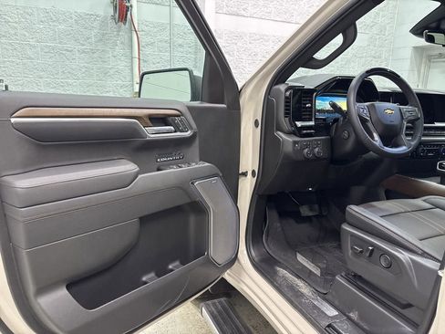 New 2026 Chevrolet Silverado 1500 High Country AWD/4WD image 14