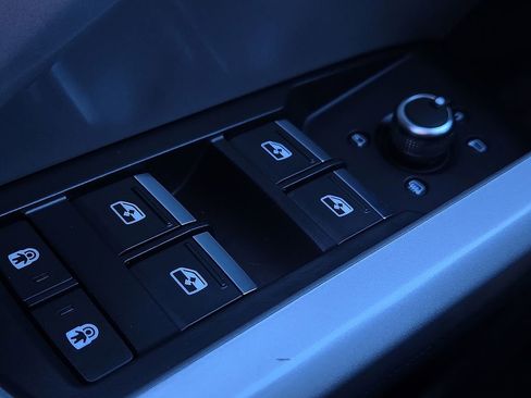 Used 2024 Audi Q3 2.0T Premium image 16