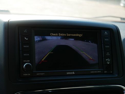 Used 2019 Dodge Grand Caravan SXT w/ Driver Convenience Group FWD image 27