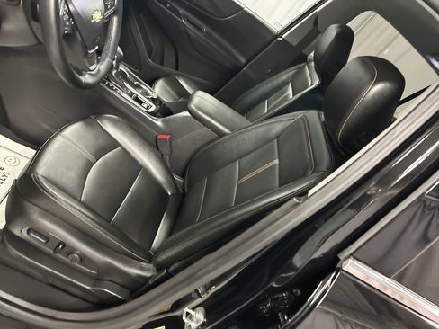 Used 2024 Chevrolet Equinox Premier FWD image 12