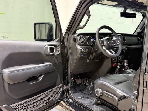Used 2023 Jeep Wrangler Unlimited Rubicon 4xe w/ Steel Bumper Group AWD/4WD image 29